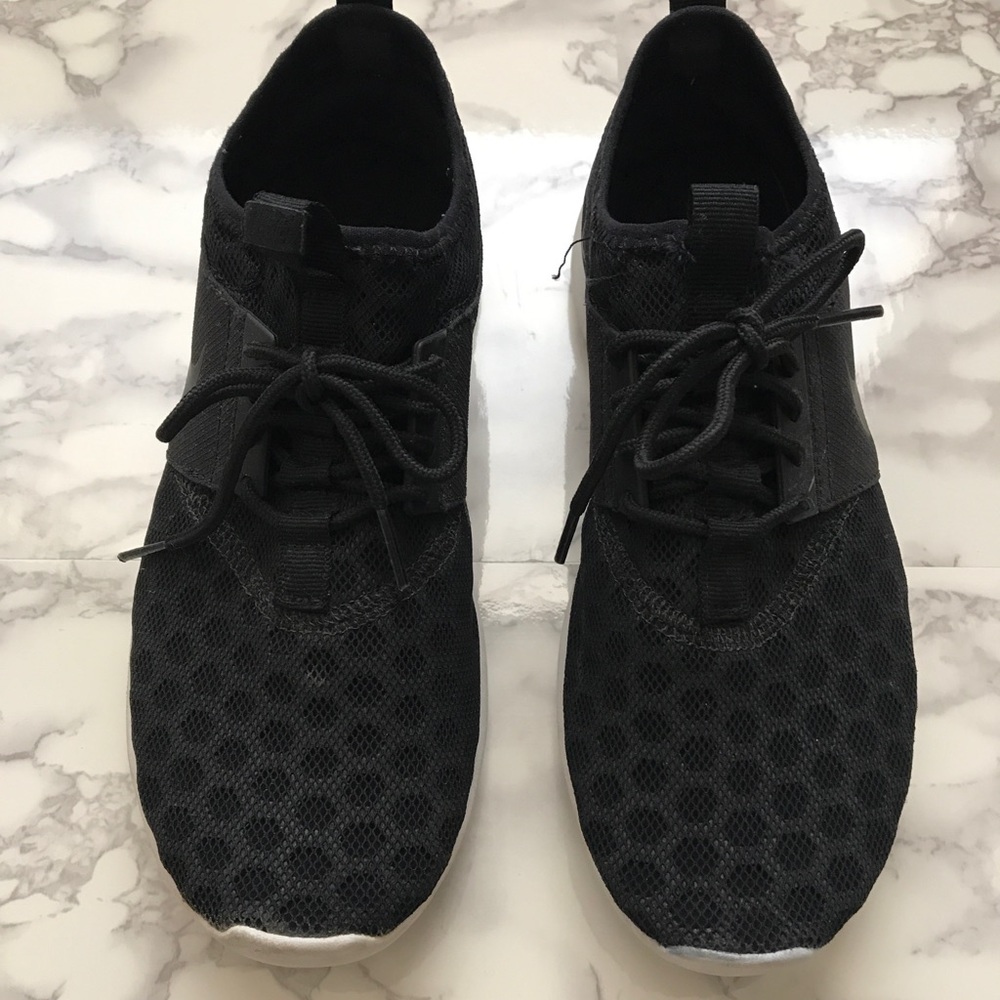 Nike • Women’s Shoes